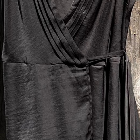 ModCloth Sleeveless Surplice Neckline Wrap Top Black Size Medium - Picture 7 of 16